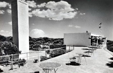 Postal dels Banys i Restaurant CAPRI de Gavà Mar (finals de la dècada dels 50 del segle XX)
